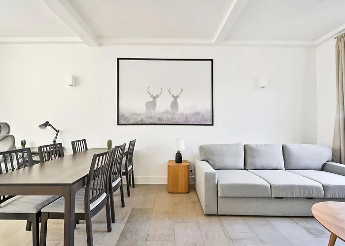 Farringdon Comfortable 2 Bed Apartments